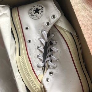 Converse sneakers with vintage detailing size 7.5